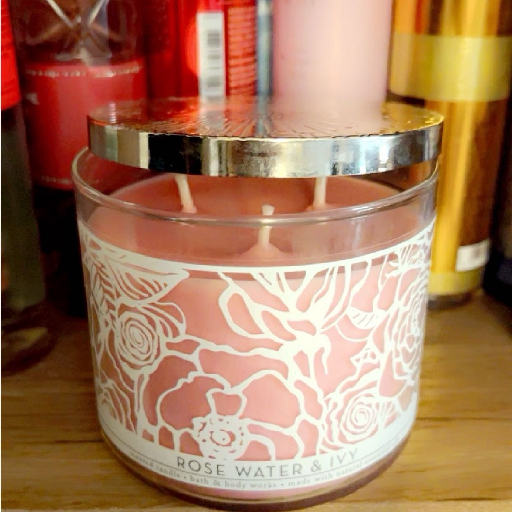 Rose Water & Ivy Candle ✨✨